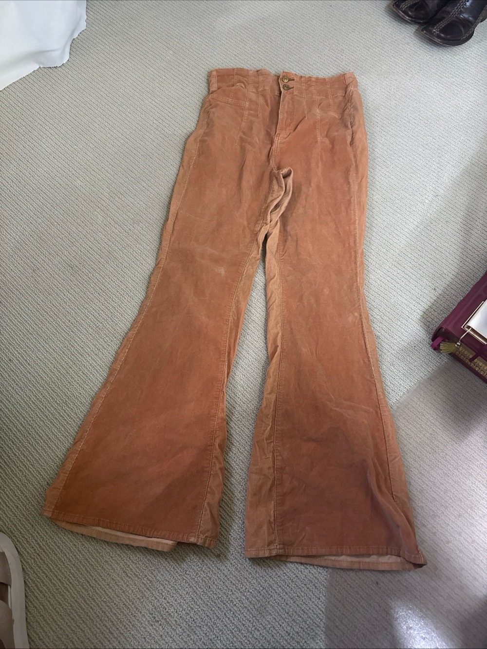 We the Free Women’s Corduroy Flared Jeans in light Rust